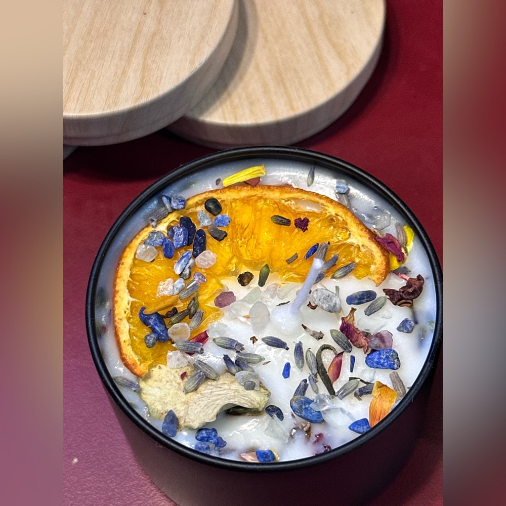 @Soul_Embellish’s Crystal s Aromatherapy Amber Florals Vanilla Candle+Botanicals
